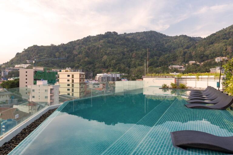 phuket meet holiday international hotel patong