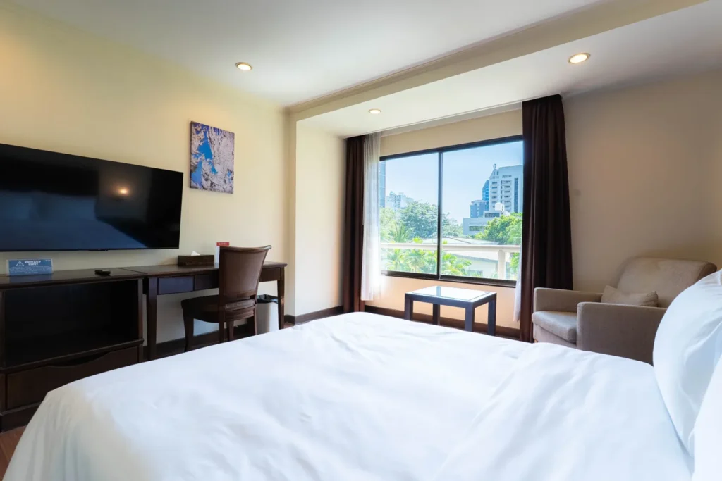 bts skytrain hotel deluxe queen phrom phong - Journeyhub
