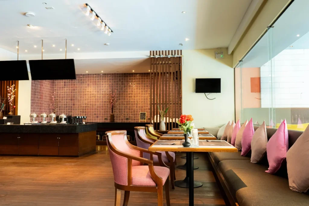 restaurant dining hotel phrom phong - Journeyhub