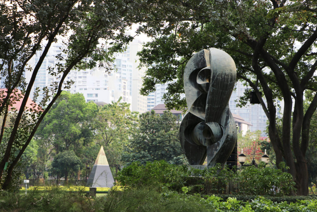 Benchasiri Park Sukhumvit Phrom Phong - Journeyhub
