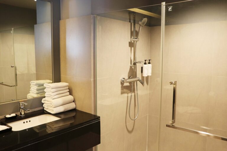 journeyhub-pattaya-bathroom